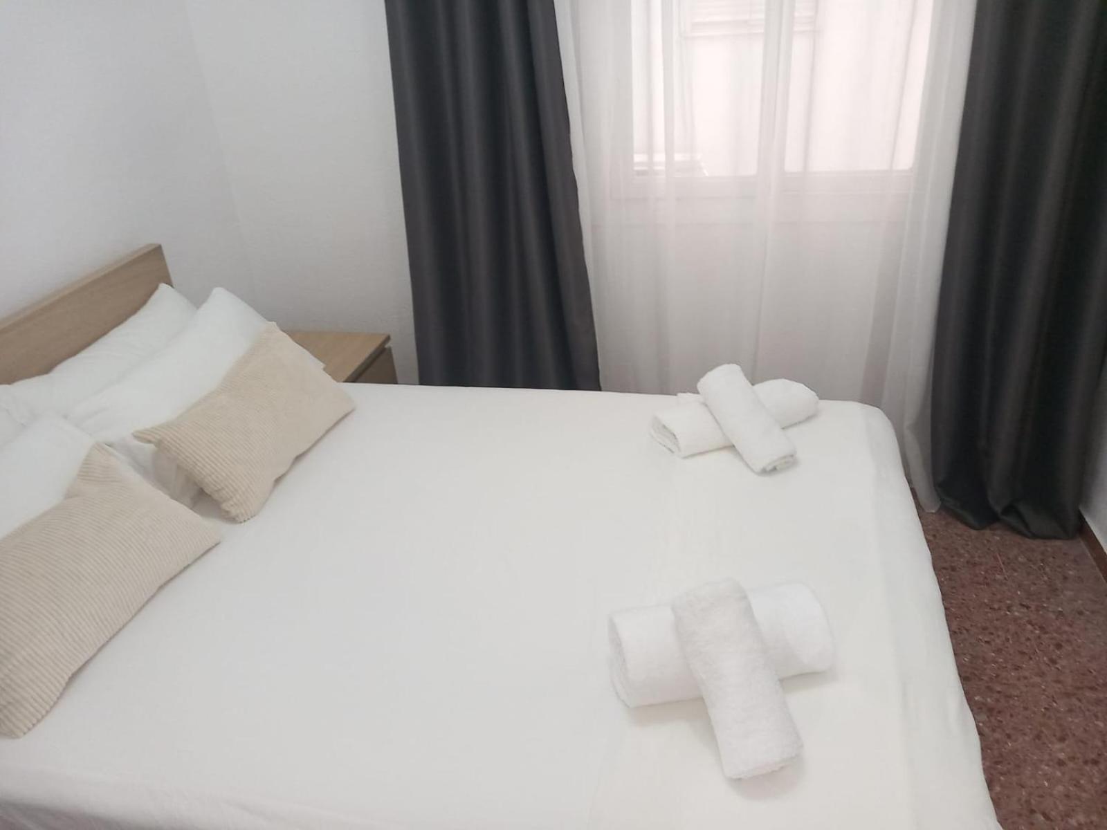 Apartments Del Sol กูลเญรา ภายนอก รูปภาพ
