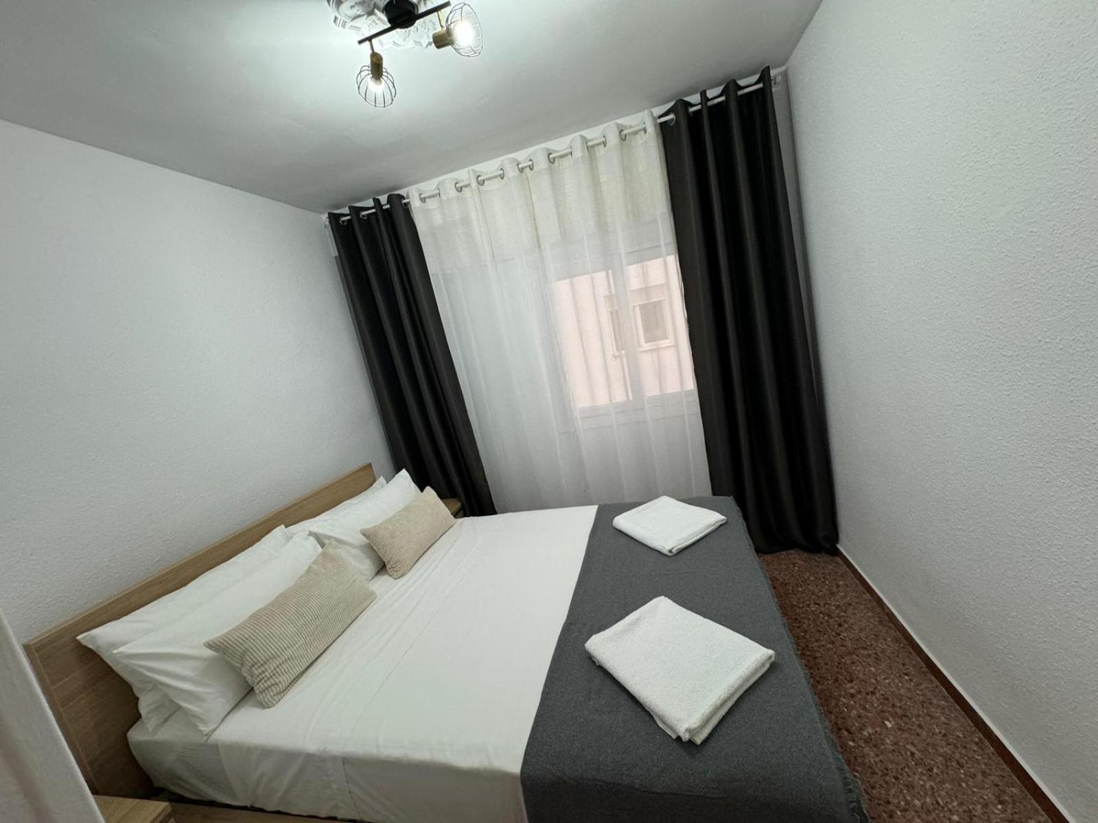 Apartments Del Sol กูลเญรา ภายนอก รูปภาพ